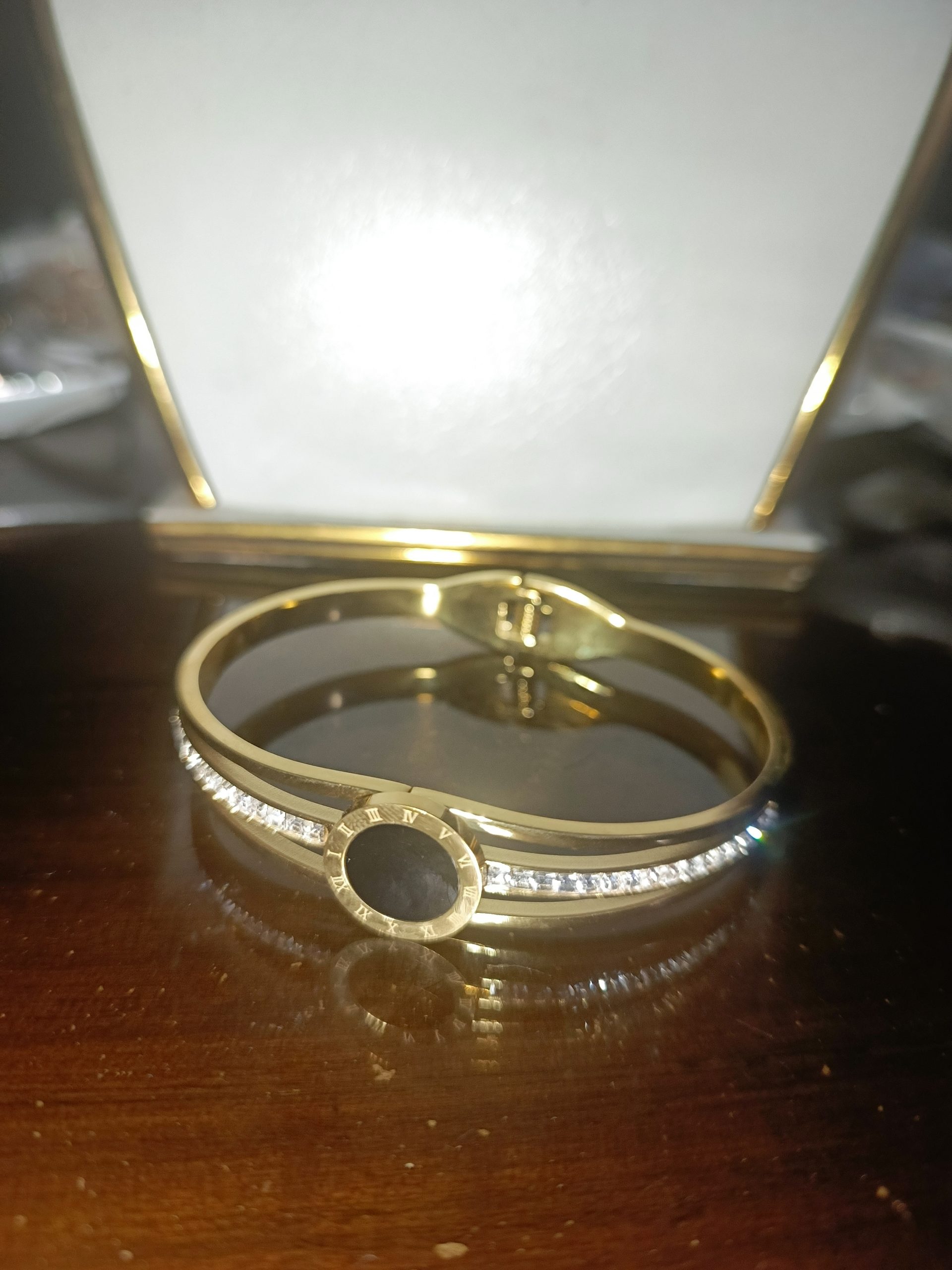 Luxury Roman Numeral Crystal Bracelet for Women – Gold-Tone Designer Bangle